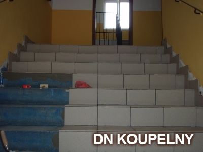 38-648-pokladka-dlazby-na-schodiste-v-panelovem-dome-ostrava-small.jpg